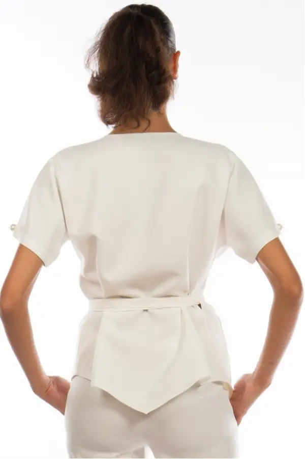 Bluza medicala petrecuta alba ecru