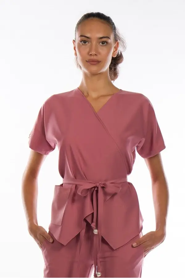 Bluza medicala petrecuta roz