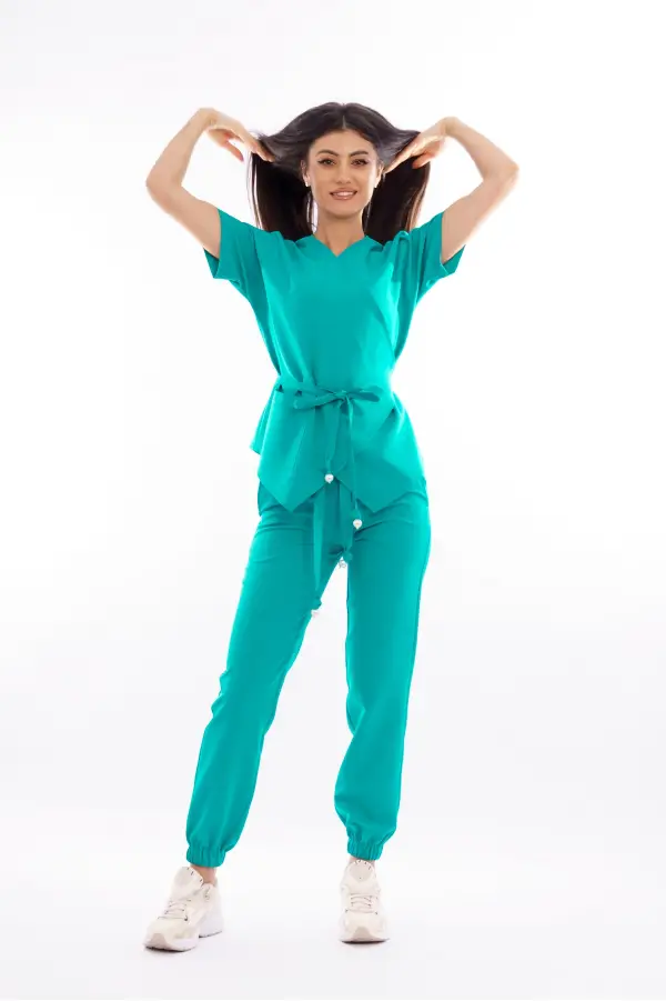 Costum medical dama, bluza-pantaloni, turcoaz deschis