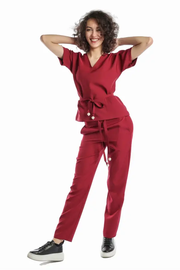 Uniforma medicala dama, Laura Olteanu, bluza-pantaloni, visiniu